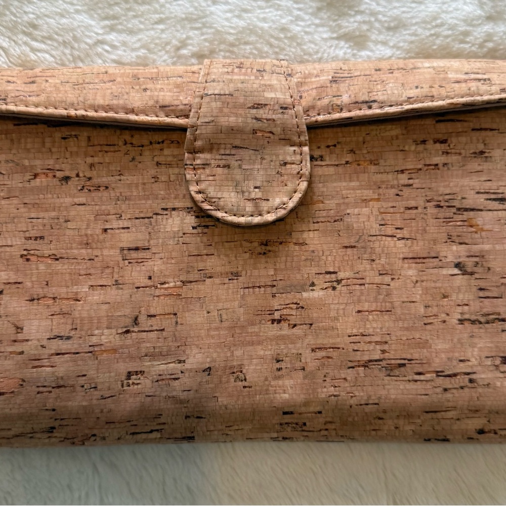 J.Crew cork Envelope clutch Wallet purse Snap Kiss Lock Great condition!